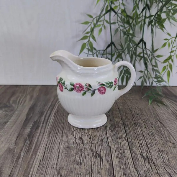 Wedgwood Rosalind Melk-Roomkannetje groot 1 Wedgwood Rosalind Melk-Roomkannetje groot 1