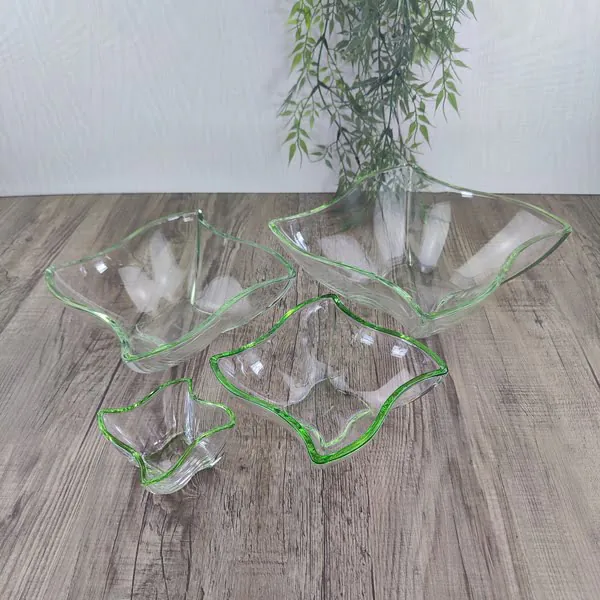 Villeroy & Boch New Wave Set van 4 glazen Schalen 1 Villeroy & Boch New Wave Set van 4 glazen Schalen 1