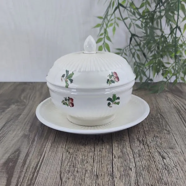 Wedgwood Conway Boterschaaltje met Deksel en vaste Schotel 1 Wedgwood Conway Boterschaaltje met Deksel en vaste Schotel 1