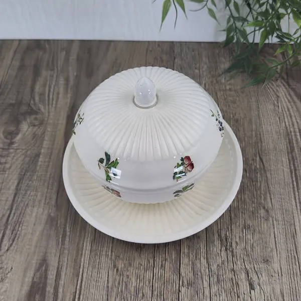 Wedgwood Conway Boterschaaltje met Deksel en vaste Schotel 2