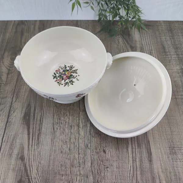 Wedgwood Conway Dekschaal met deksel 18cm 3 Wedgwood Conway Dekschaal met deksel 18cm 3