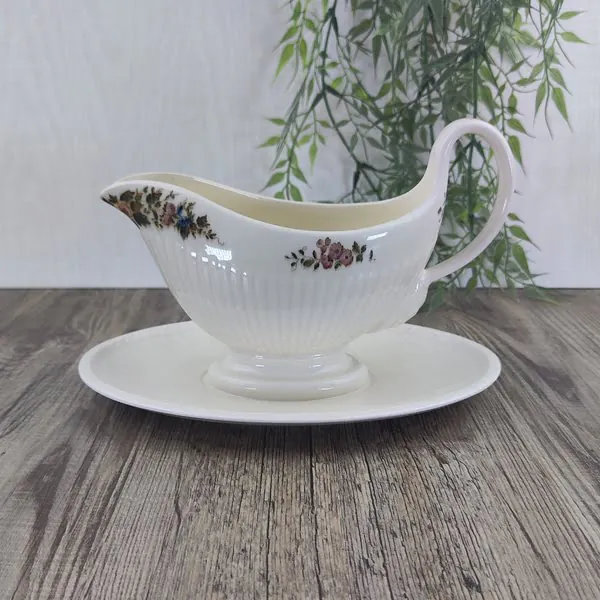 Wedgwood Conway Saus- Juskom vaste schotel 1 Wedgwood Conway Saus- Juskom vaste schotel 1