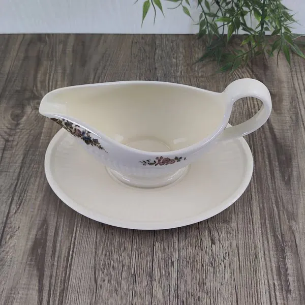 Wedgwood Conway Saus- Juskom vaste schotel 2