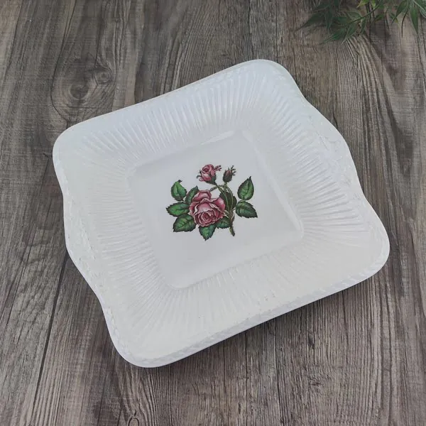 Wedgwood Moss Rose Vierkante Koek Schaal 3 Wedgwood Moss Rose Vierkante Koek Schaal 3