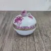 Herend Apponyi Pink Bonbonniere rond met Deksel 6153 1 Herend Apponyi Pink Bonbonniere rond met Deksel 6153 1