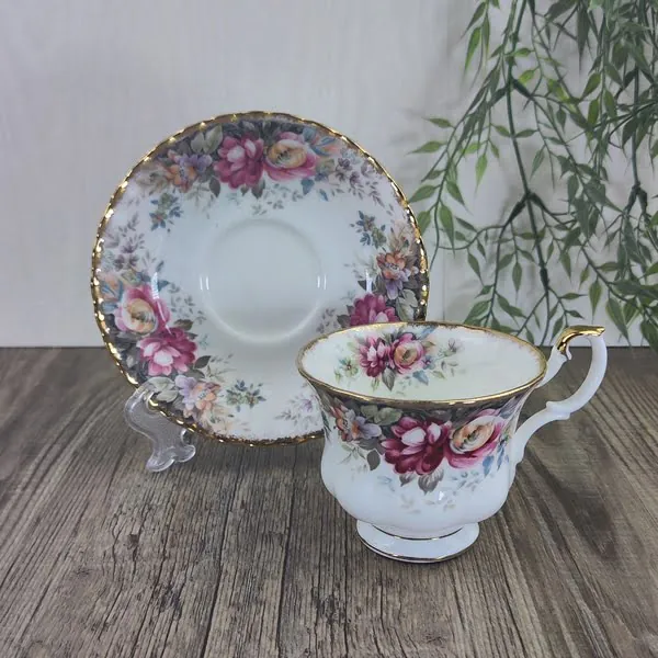 Royal Albert Autumn Roses Herenkop & schotel 3 Royal Albert Autumn Roses Herenkop & schotel 3