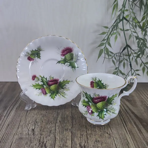 Royal Albert Highland Thistle Dameskop & schotel 3 Royal Albert Highland Thistle Dameskop & schotel 3