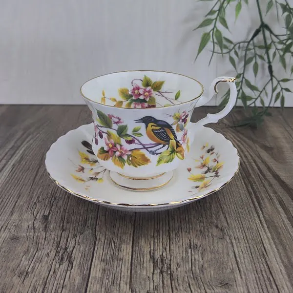 Royal Albert Woodland Series Herenkop ‘Baltimore Oriole’ & schotel ‘Robin’ 1 Royal Albert Woodland Series Herenkop ‘Baltimore Oriole’ & schotel ‘Robin’ 1