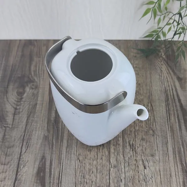 Rosenthal Studio Linie Suomi Vogelflug Koffiepot (zonder deksel) 3 Rosenthal Studio Linie Suomi Vogelflug Koffiepot (zonder deksel) 3