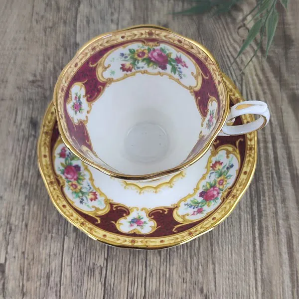 Royal Albert Lady Hamilton Kop en Schotel Ø kopje 8 cm 2