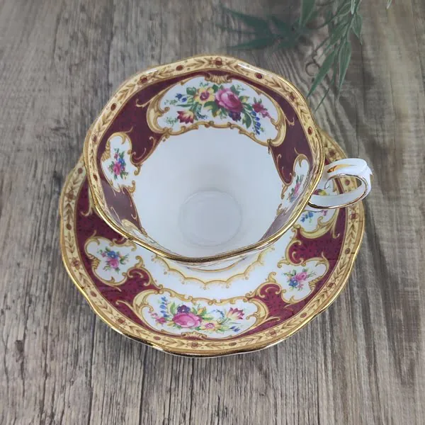 Royal Albert Lady Hamilton Kop en Schotel Ø kopje 9 cm 2