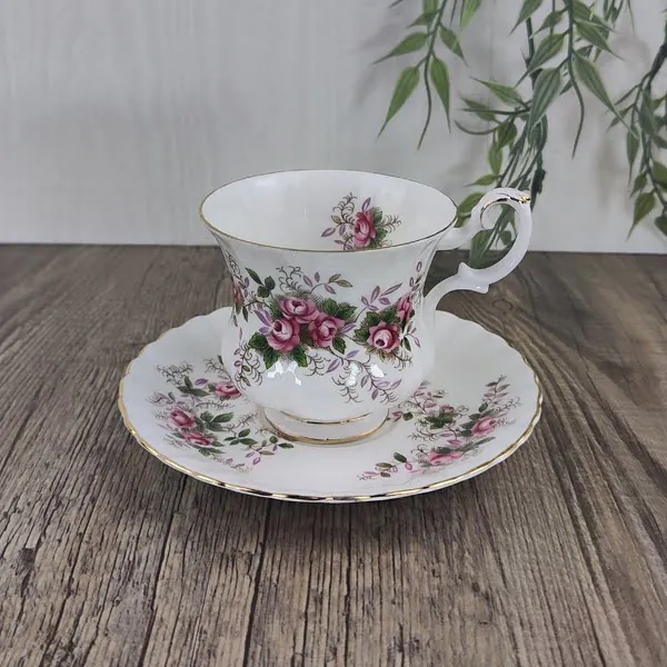 Royal Albert Lavender Rose Dameskop & schotel 1 Royal Albert Lavender Rose Dameskop & schotel 1