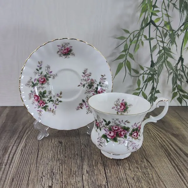 Royal Albert Lavender Rose Dameskop & schotel 3 Royal Albert Lavender Rose Dameskop & schotel 3