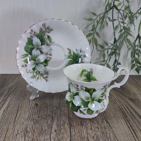 Royal Albert Trillium Dameskop & schotel 3 Royal Albert Trillium Dameskop & schotel 3