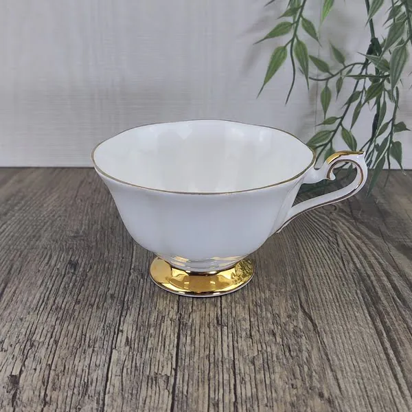 Royal Albert Val d’Or Kop Ø 10 cm 1 Royal Albert Val d’Or Kop Ø 10 cm 1