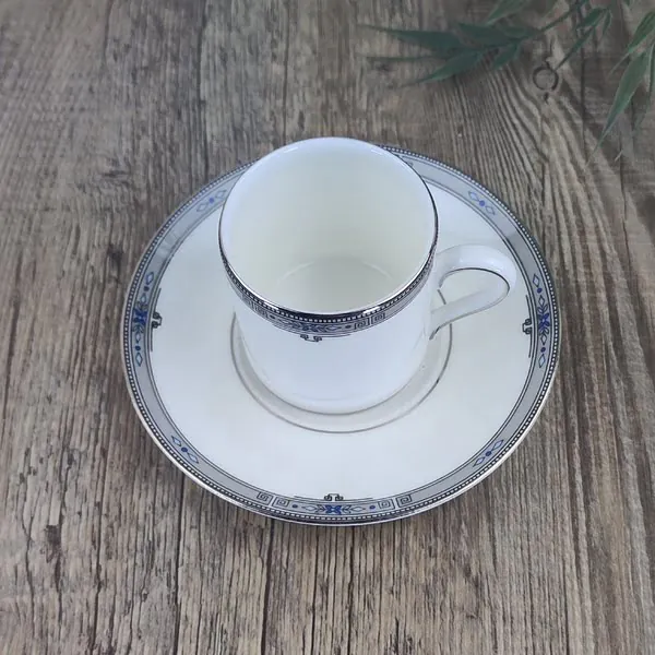 Wedgwood Amherst Espressokop & Schotel recht 2