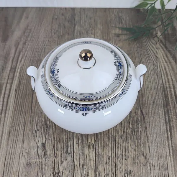 Wedgwood Amherst Suikerpot met Deksel laag 2