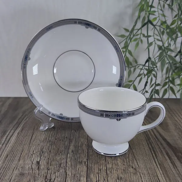 Wedgwood Amherst Theekop & schotel 3 Wedgwood Amherst Theekop & schotel 3
