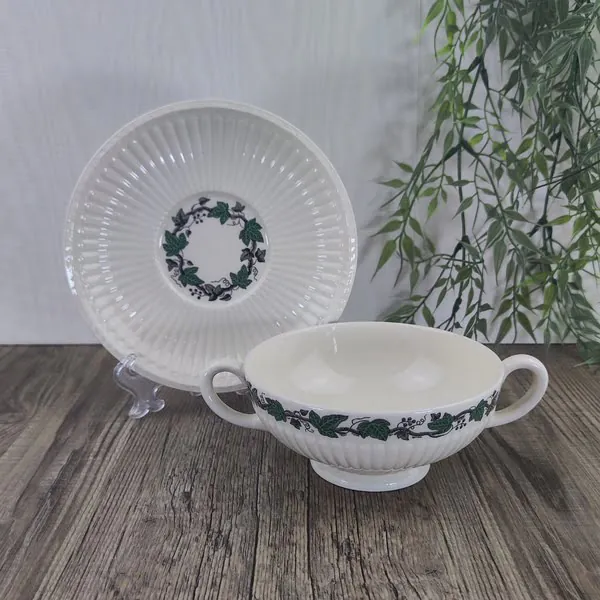 Wedgwood Stratford Soepkom met Schotel 3 Wedgwood Stratford Soepkom met Schotel 3